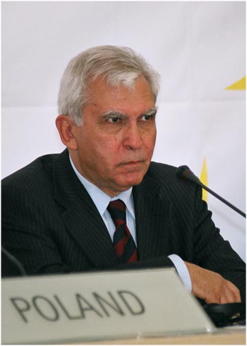 Adam Rotfeld - b. Minister Spraw Zagranicznych - fot. Adam Babiel