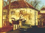 Dom przy ul. Śmiałej 39 w Warszawie, w którym mieszkał z rodziną i miał ostatnią pracownię muzyczną kompozytor Witold Lutosławski  (fot. Stanisława Chyl)