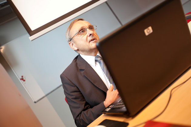 Profesor PWSIiP Wojciech Korneta