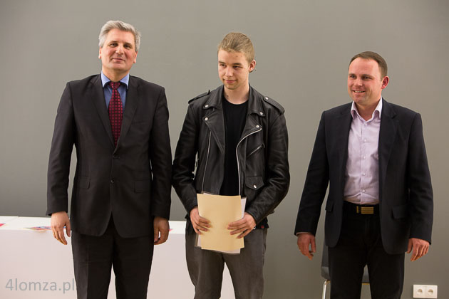 Dr Dariusz Surowik (PWSIiP), Jakub Lipiński (II miejsce) i Piotr Kłys (LCS)