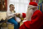 Foto: Mikołaj życzy zdrowia dzieciom i chorym na raka