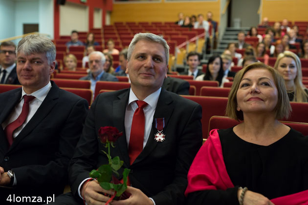 Rektor PWSIiP dr hab. Robert Charmas, dr hab. Dariusz Surowik i dr Krystyna Leszczewska