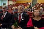 Foto: Rektor PWSIiP dr hab. Robert Charmas, dr hab. Dariusz Surowik i dr Krystyna Leszczewska
