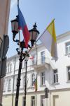 Foto: Wywieszone flagi na ul. Sadowej