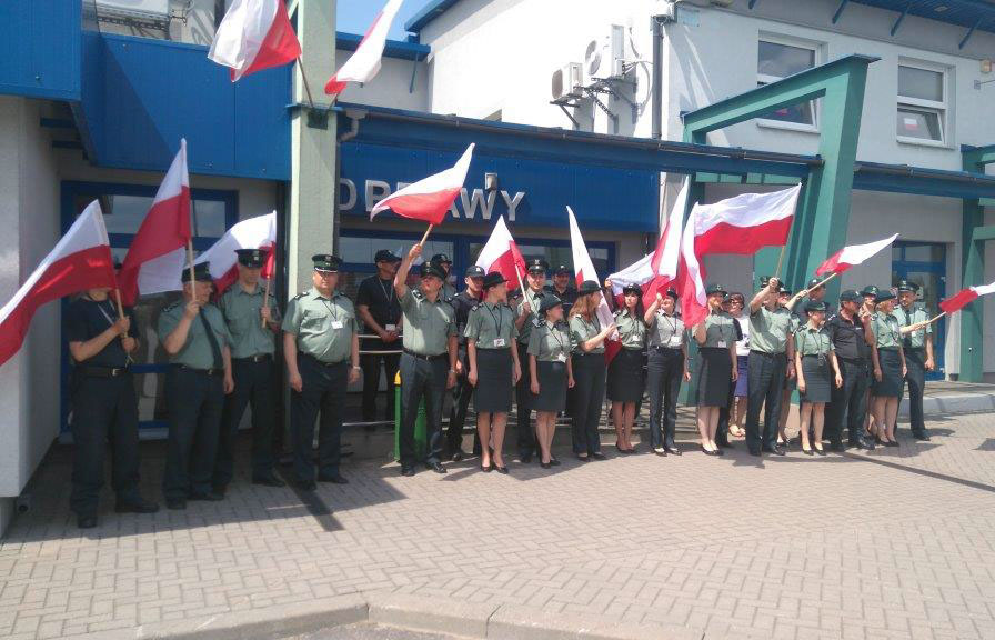 W czerwcu br. łomżyńscy celnicy w ten sposób popierali protest przeciwko planowanej reformie