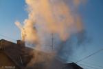 Foto: Straż miejska sprawdza, czym palą w piecach mie...