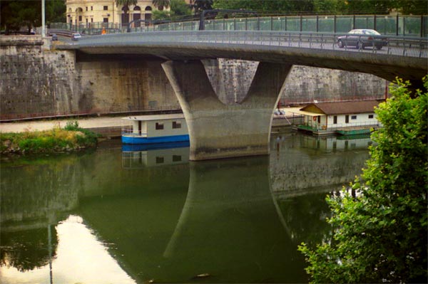 Tybr pod Rzymem, 2002