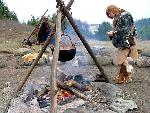 Foto: strawa w metalowym garnku tylko dlatego, że szybciej - głód nam doskwierał