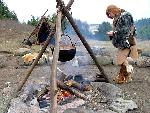 Foto: strawa w metalowym garnku tylko dlatego, że szybciej - głód nam doskwierał