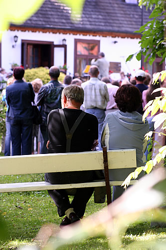 miło słuchać w otoczeniu natury