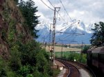 Foto: W drodze do Popradu. Widok na ośnieżone Tatry. Przez noc napadało 25cm śniegu (sierpień).