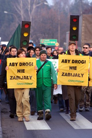 marsz Greenpeace przeciw wariantowi obwodnicy niszczącemu Dolinę Rospudy