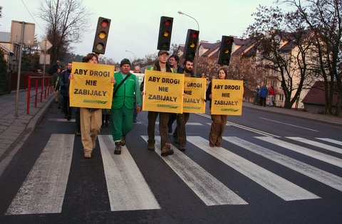 marsz Greenpeace przeciw wariantowi obwodnicy niszczącemu Dolinę Rospudy