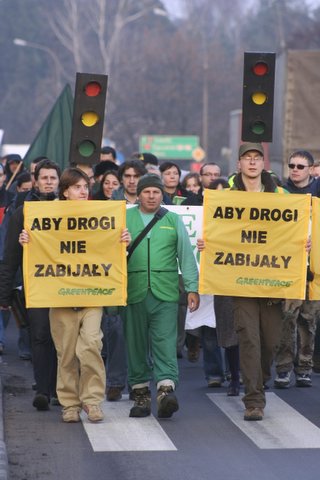 fot. z protestu Greenpeace w Augustowie przeciw niszczeniu Rospudy 