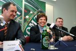 Poul Meller prezes Zarządu Royal Unibrew, Connie Astrup-Larsen dyrektor ds. Europy Północnej Royal Unibrew i Andrzej Rutkowski Prezes Browar Łomża 