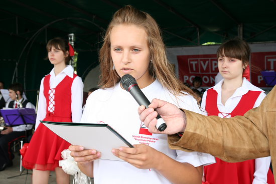 Irena Kłoczko czyta apel olimpijski