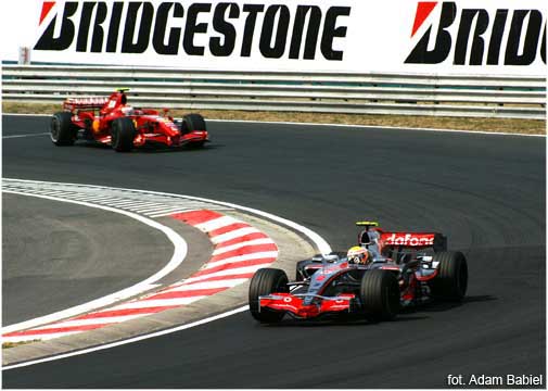 L.Hamilton (McLaren) i K.Raikkonen (Ferrari) - fot. Adam Babiel