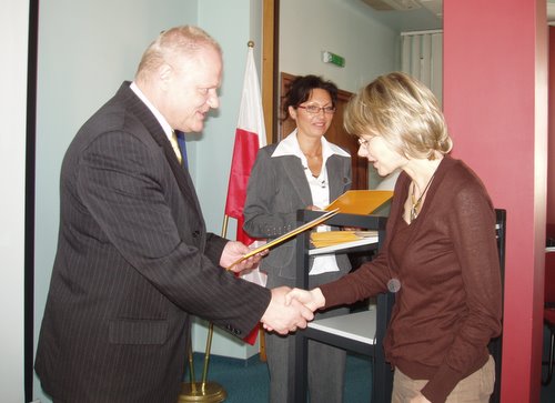 Prezydent Jerzy Brzeziński sprawował honory gospodarza konferencji i wręczał certyfikaty