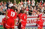 Foto: sędzia pokazał sporo żółtych kartek: Łukasz Adamski, Paweł Jurgielewicz - Łukasz Cichos, Jacek Pietrzyk, Rafał Różycki, Michał Stawiński.