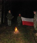 Foto: Noc, brzozy, ognisko, barwy narodowe. Znaczy wychowanie patriotyczne w ZHP.