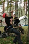 Foto: Zajęcia linowe o krok od namiotów.