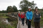 Spaziergang mit Steg beim Altwasser der Fl. Narew.