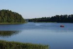 Spacer po błękitnej tafli okrytej zielenią. Hej marudy; z dala od Rospudy!