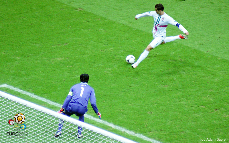 Cristiano Ronaldo (Porlugal) - Petr Czech (Czech Repuplic) - Quarterfinal 21 June 2012 National Stadium Warsaw - fot. Adam Babiel