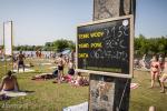 Foto: Na plaży słońce praży, tu bladość ciał zanika...
