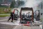 Foto: Dostawczy peugeot spłonął w środku dnia