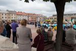Foto: Stary Rynek, koncert Międzynarodowej Młodzieżowej Orkiestry Dętej „Wersalinka” i pokazy mażoretek