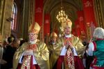 Foto: Bp Tadeusz Zawistowski i bp Gerhard Ludwig Müller w Myszyńcu podczas Miodobrania 2009