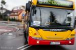 Biało-czerwona wstążka i kartka informują o proteście w MPK