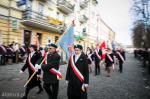 Foto: Przemarsz pocztów sztandarowych do katedry