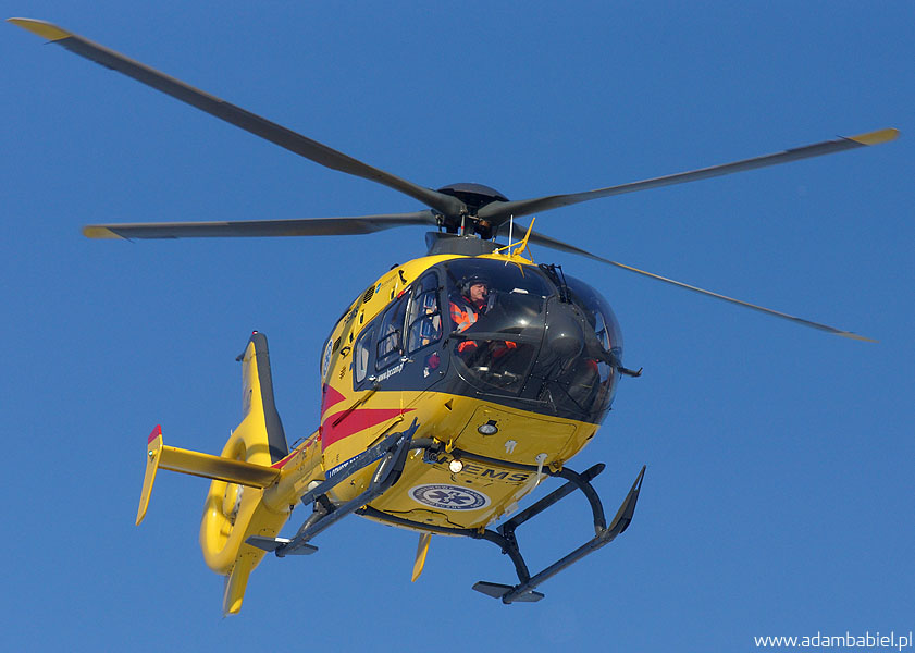 LPR - Eurocopter EC-135P-2 - SP-HXD -  fot. Adam Babiel 21.12.2012