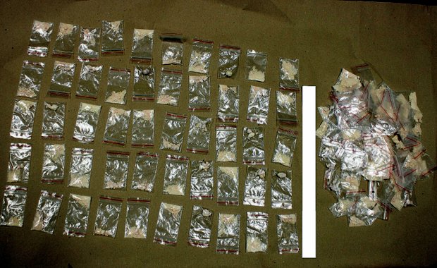 Narkotyki znalezione w mieszkaniu 25-latak z Łomży. Fot. KMP Łomża