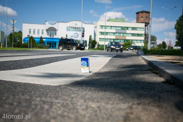 Zjazd z Ronda Solidarności w Sikorskiego i zapadający się asfalt (fot. 7.06.2013r.)
