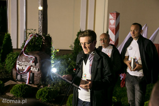 Uroczystości w parafialnym Miejscu Pamięci Narodowej przy kościele pw. Krzyża Świętego przy ul. Zawadzkiej w Łomży