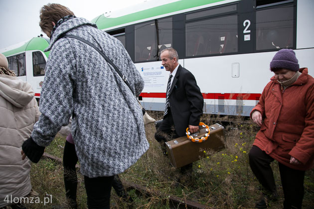 Były dworzec PKP w Łomży, wyjście w zarośla