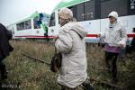 Foto: Były dworzec PKP w Łomży, wyjście w zarośla