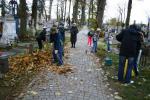 Foto: Harcerze proszą o pomoc przy sprzątaniu grobów