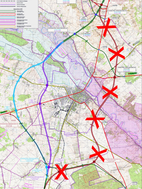 Projekty obwodnicy Łomży budowanej w ramach Via Baltica. GDDKiA jako wariant preferowany w dalszym ciągu wskazuje tzw. daleki zachodni - na mapie kolor niebieski. Jednocześnie drogowcy sami skreślili już nawet jako hipotetyczny wariant wschodni (czerwony)