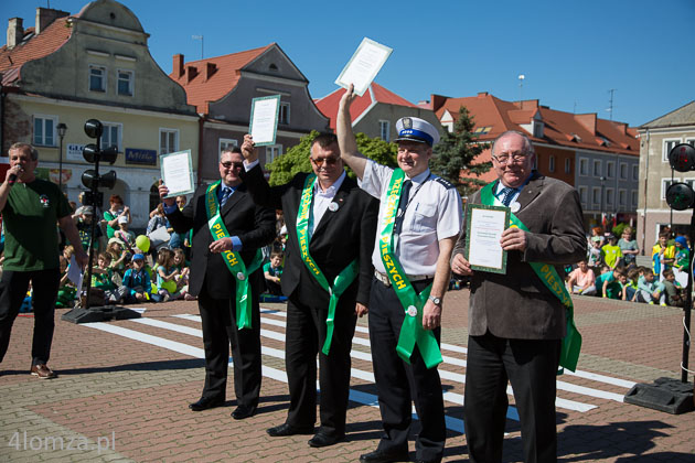 Rzecznicy pieszych: Maciej Borysewicz (przewodniczący Rady Miasta Łomża), Mirosław Oliferuk (dyrektor WORD Łomża), nadkomisarz Piotr Pietrzak (naczelnik wydziału ruchu drogowego KMP w Łomży), Mieczysław Czerniawski (prezydent Łomży)