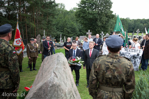 Andrzej Piotrowski, radny powiatu łomżyńskiego i Michał Chajewski, były burmistrz Jedwabnego