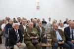Foto: Od prawej pierwszy rząd: senator I kadencji Lech Feszler, por. rezerwy Kazimierz Chodzicki i historyk Sławomir Zgrzywa