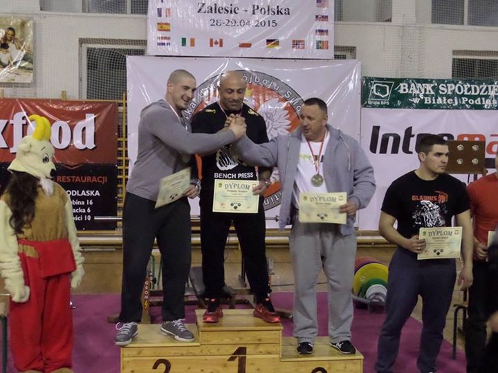 Na trzecim miejscu podium Mariusz Giełgut (Łomża Team) fot. UM Łomża