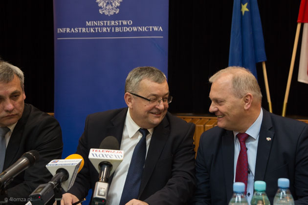 Minister infrastruktury i budownictwa Andrzej Adamczyk i poseł Lech Antoni Kołakowski