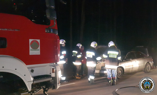 Akcja strażaków na drodze między Nowogrodem a Dębnikami
