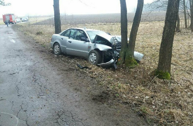 Wypadek wydarzył się na drodze wyjazdowej z miejscowości Podłatki Małe w kierunku trasy S8. (fot. KWP Białystok)