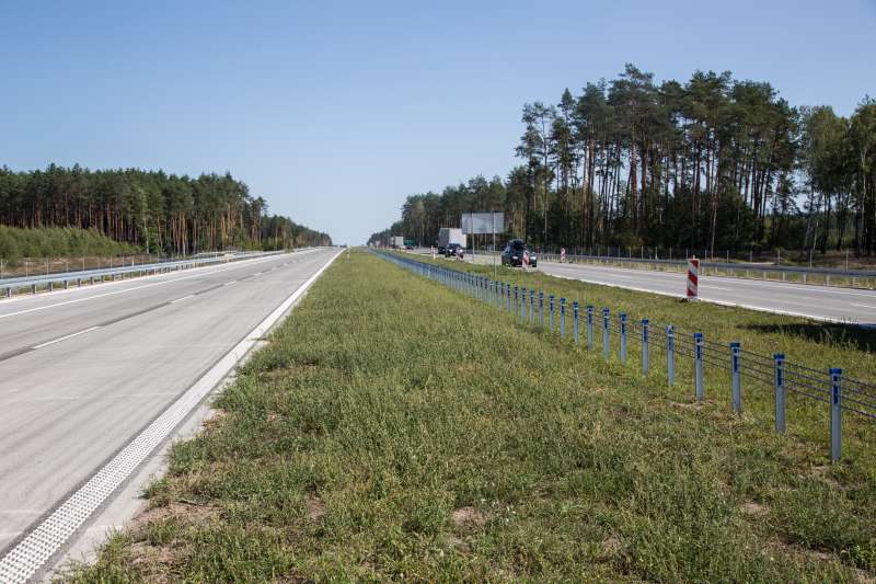 Zdjęcia z budowy drogi z 24 sieprnia 2018 r. fot. www.s8.poreba-ostrow.pl)